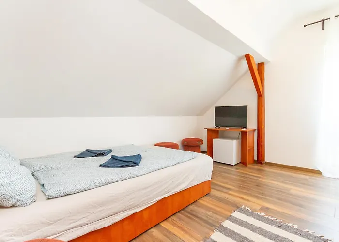 Kincso Vendeghaz By Newave Siófok